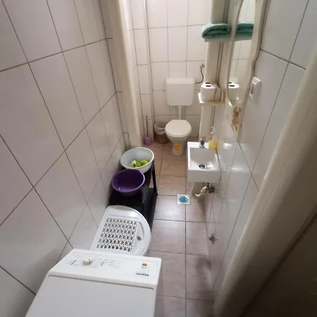 Апартаменты Lakic Apartmans