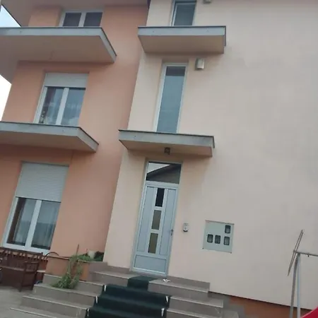 Lakic Apartmans Апартаменты
